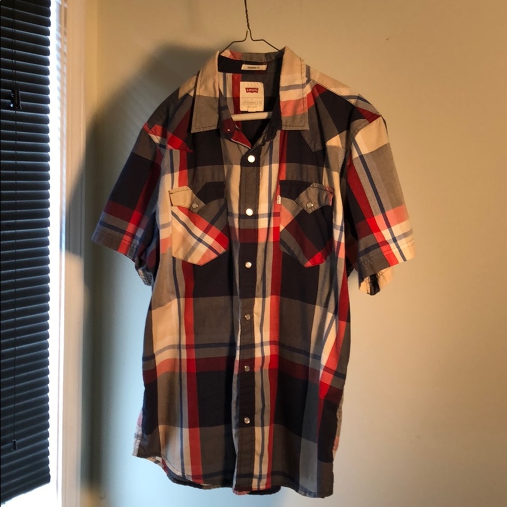 Levi’s Short Sleeve Button Down - Large
